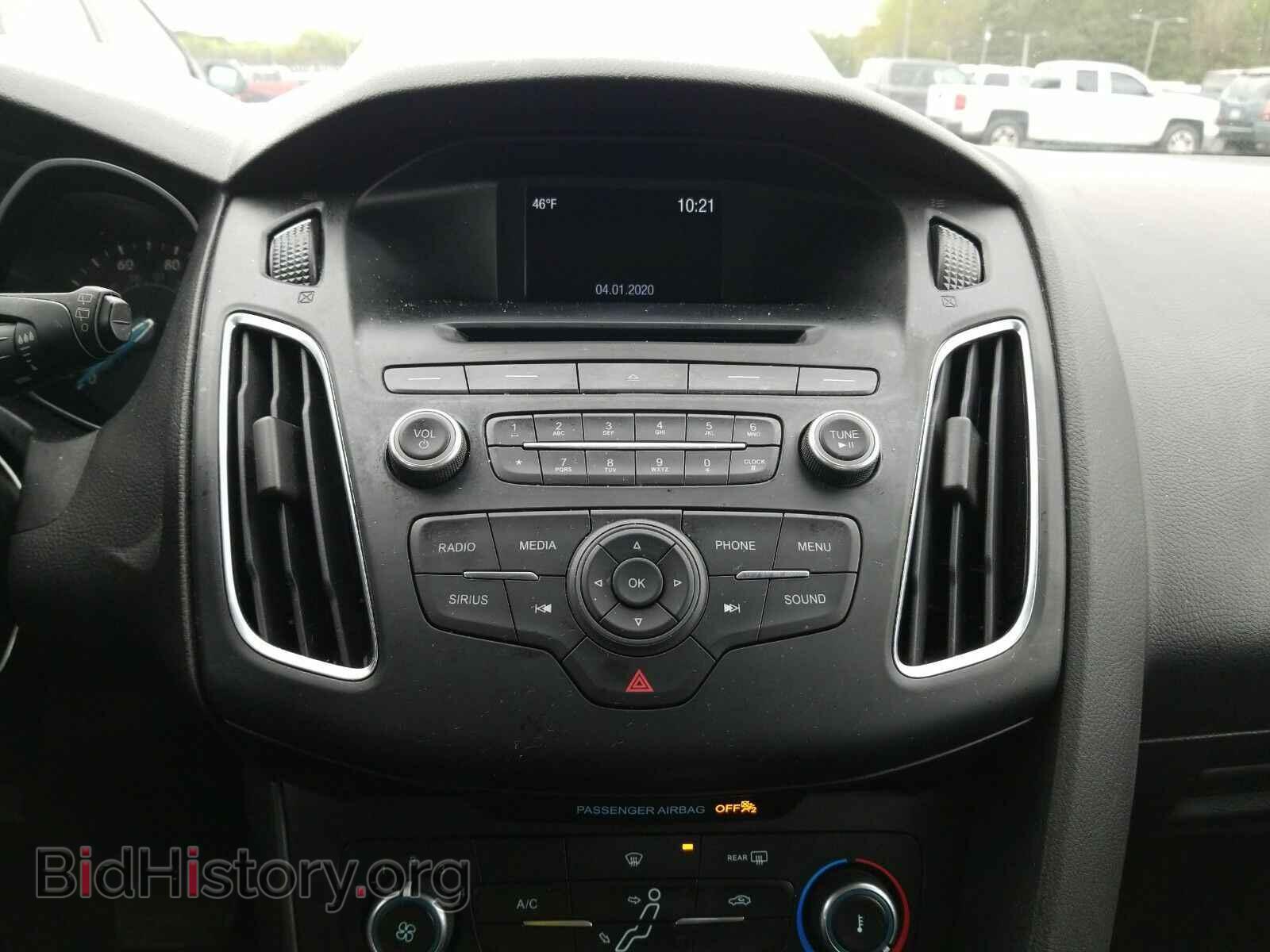 2016 Ford Focus - VIN: 1FADP3K23GL311577 - Photo 4