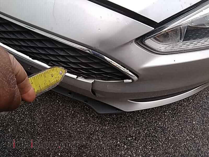 2015 Ford Focus - VIN: 1FADP3K2XFL315530 - Photo 9