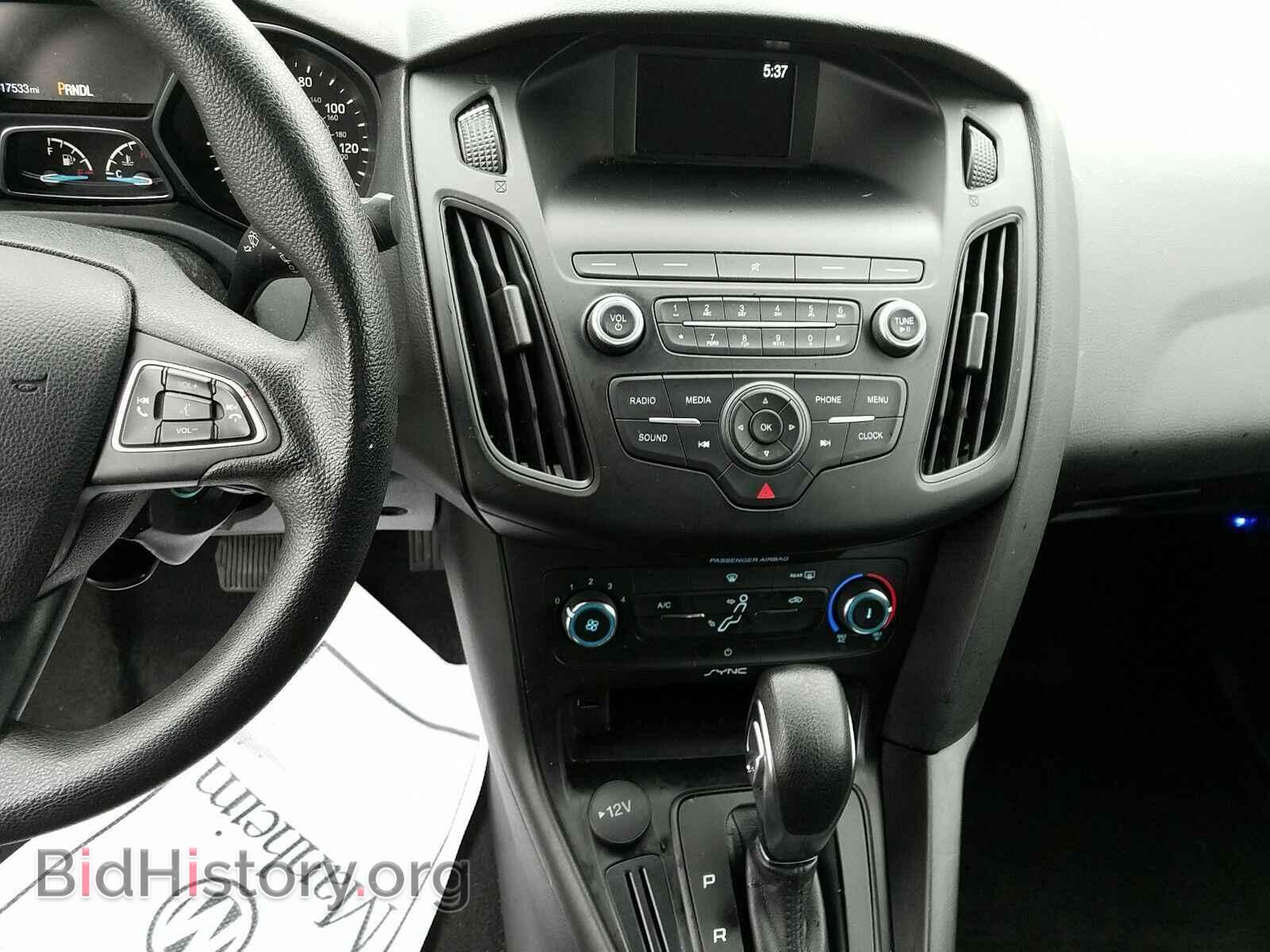 2018 Ford Focus - VIN: 1FADP3E28JL205127 - Фото 4