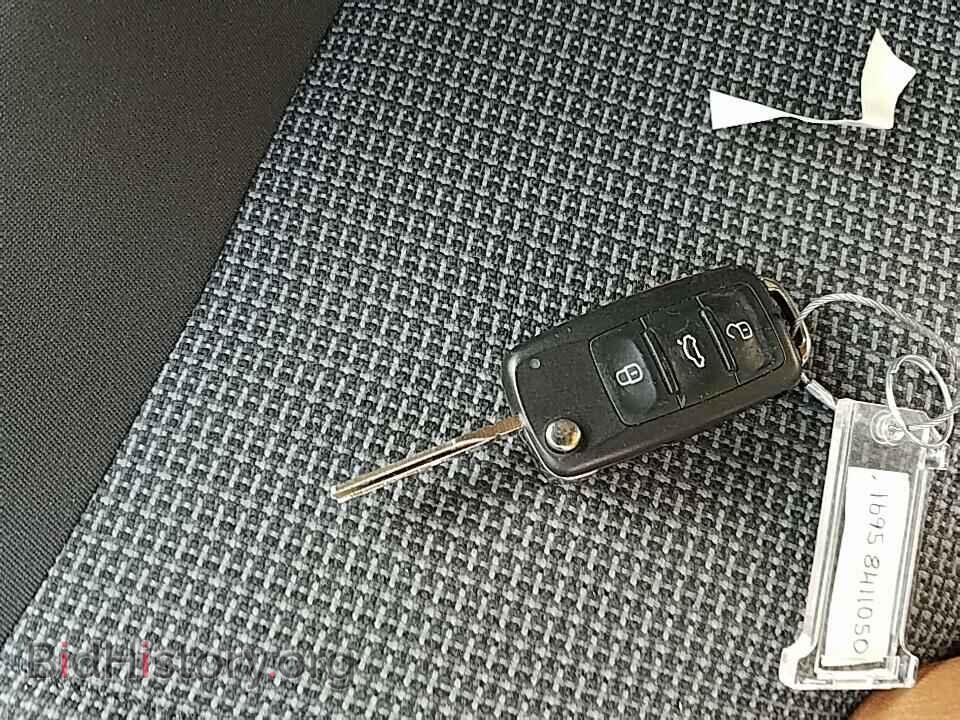 2019 Volkswagen Beetle - VIN: 3VWFD7AT2KM706643 - Фото 9