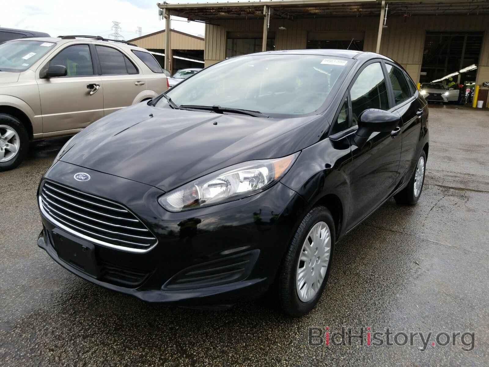 Photo 3FADP4AJ2KM153657 - Ford Fiesta 2019