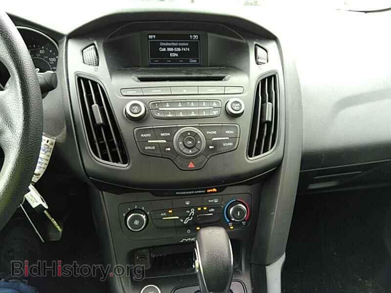 2017 Ford Focus - VIN: 1FADP3F27HL201417 - Фото 4