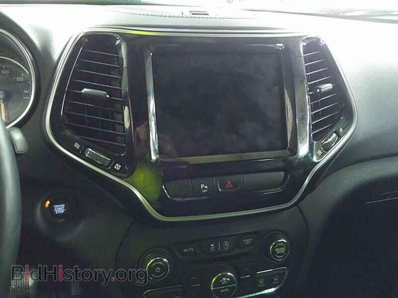 2019 Jeep Cherokee - VIN: 1C4PJMDX2KD166316 - Фото 4