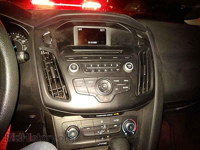 2017 Ford Focus - VIN: 1FADP3K25HL202507 - Фото 4