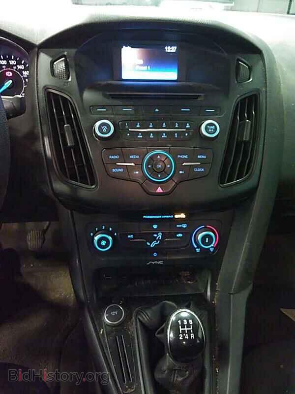 2015 Ford Focus - VIN: 1FADP3E2XFL236144 - Фото 4