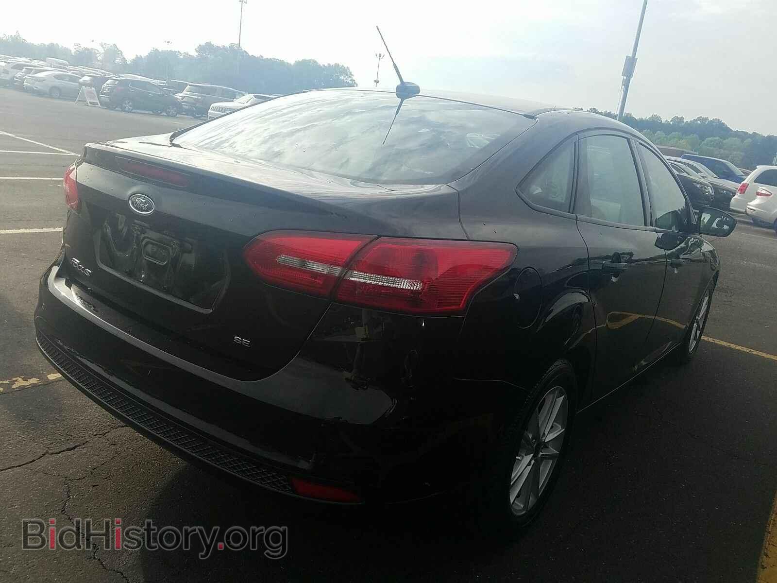 2018 Ford Focus - VIN: 1FADP3F25JL245339 - Фото 2