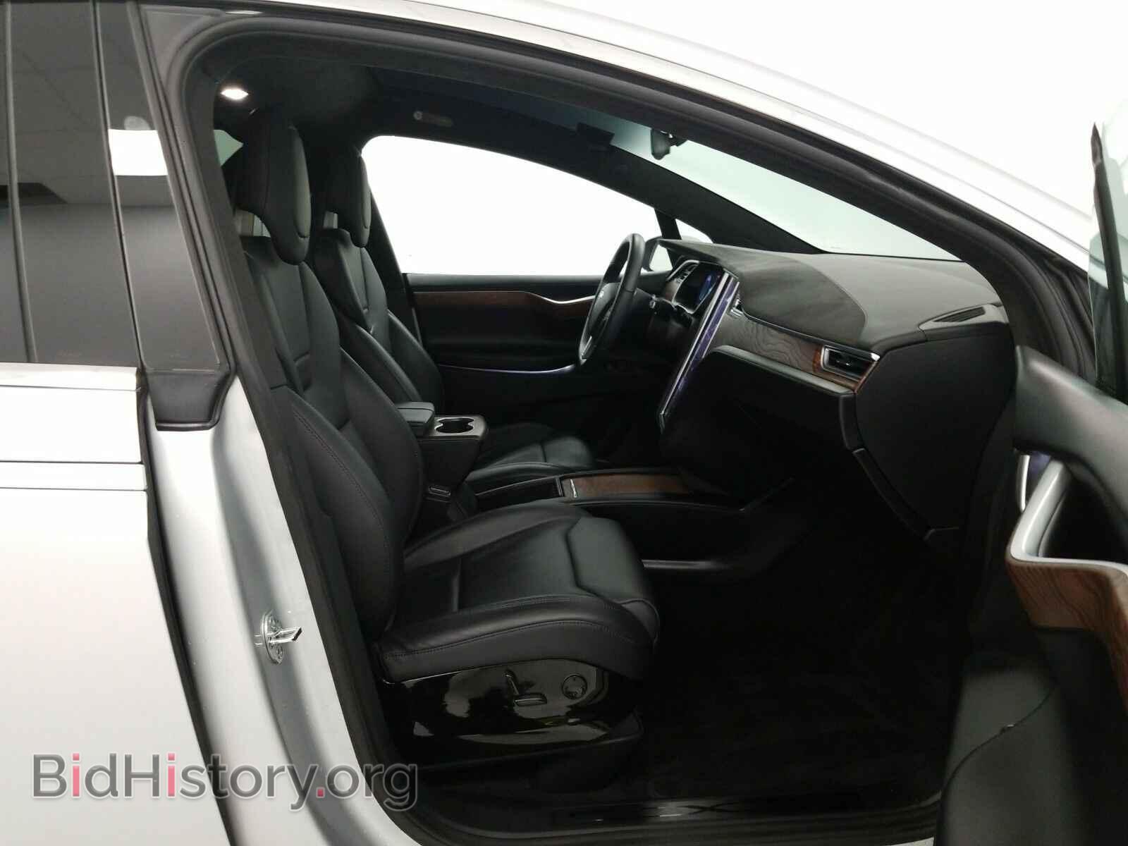 2017 Tesla Model X - VIN: 5YJXCDE46HF045188 - Photo 8
