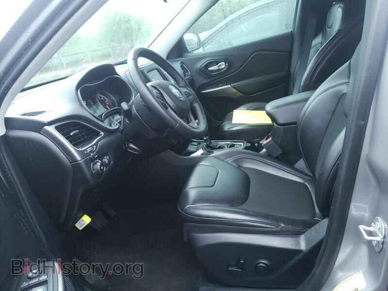 2019 Jeep Cherokee - VIN: 1C4PJLLB1KD301057 - Фото 3