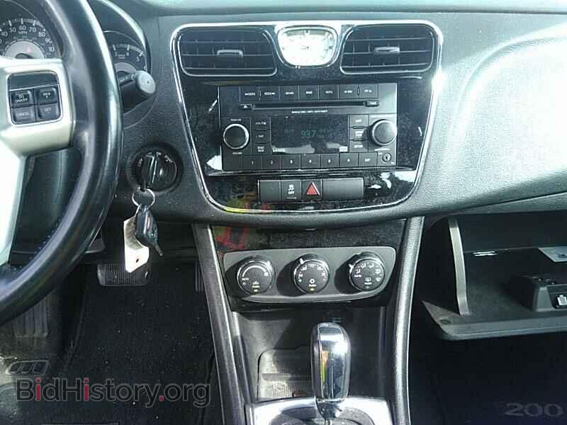 2014 Chrysler 200 - VIN: 1C3CCBBB6EN132340 - Фото 4