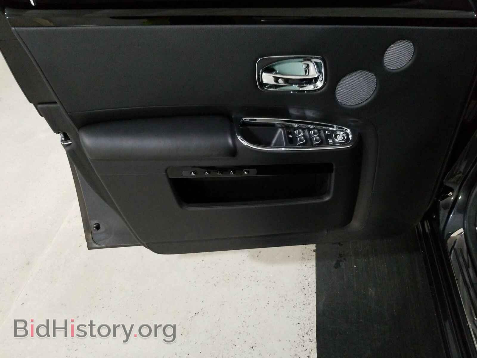 2012 Rolls-Royce Ghost - VIN: SCA664S53CUX50991 - Photo 9