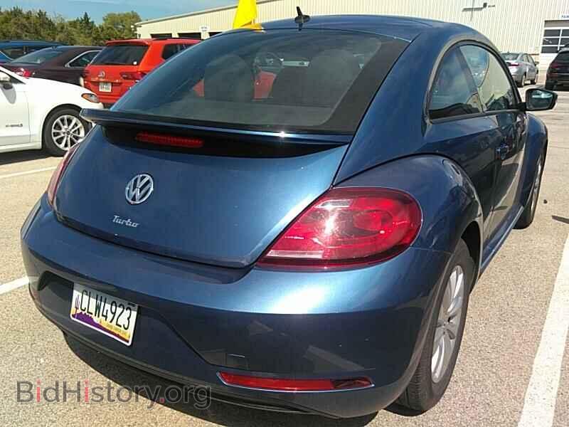 2019 Volkswagen Beetle - VIN: 3VWFD7AT2KM707551 - Фото 2