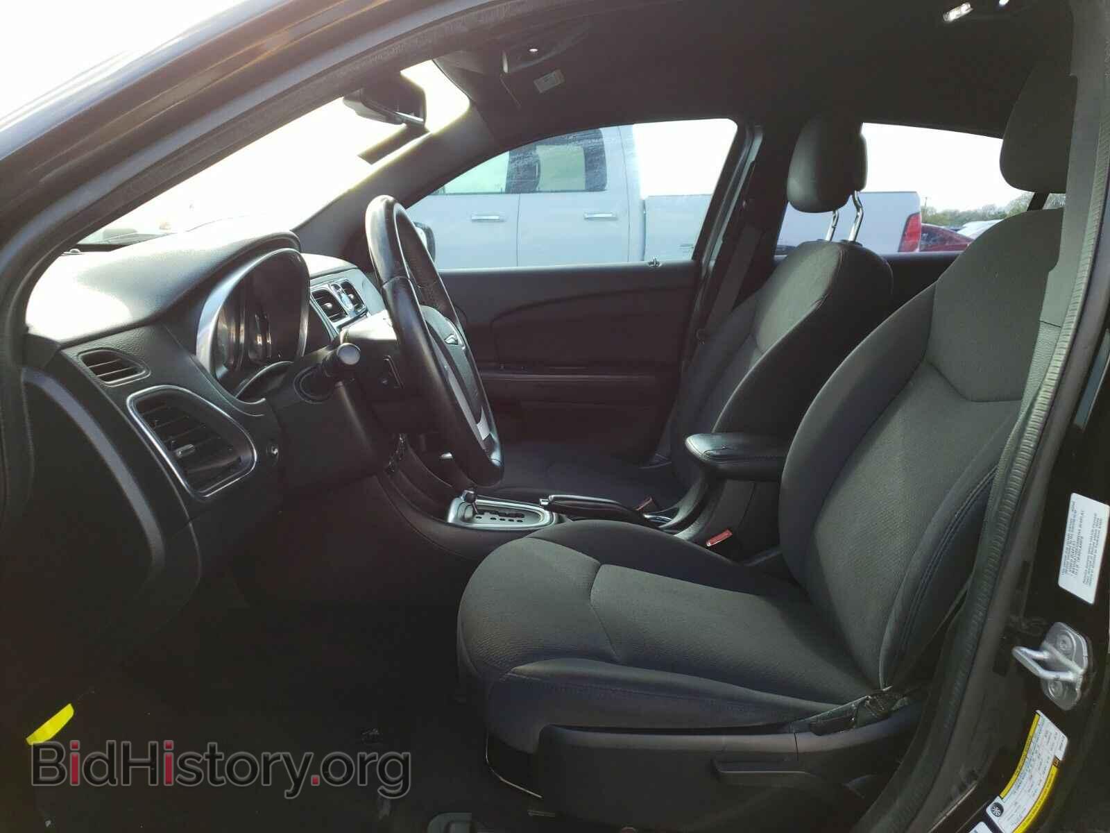 2013 Chrysler 200 - VIN: 1C3CCBBB0DN597419 - Фото 3