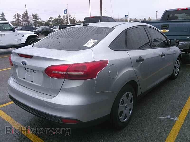 2018 Ford Focus - VIN: 1FADP3E25JL254804 - Фото 2