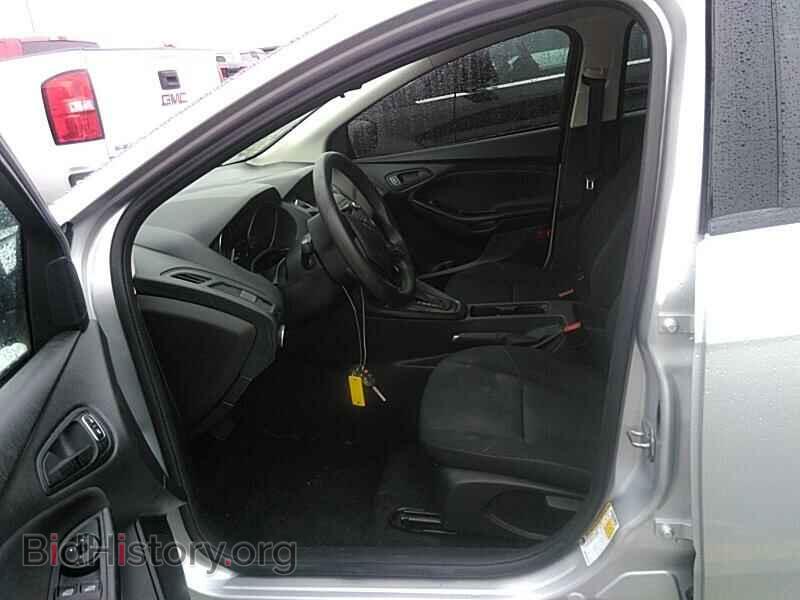 2018 Ford Focus - VIN: 1FADP3E25JL254804 - Фото 3