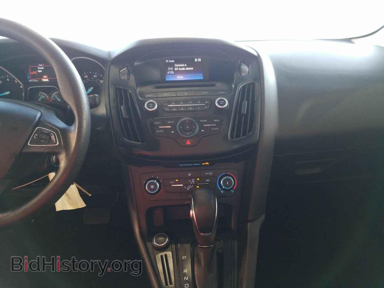 2016 Ford Focus - VIN: 1FADP3E2XGL373618 - Фото 4