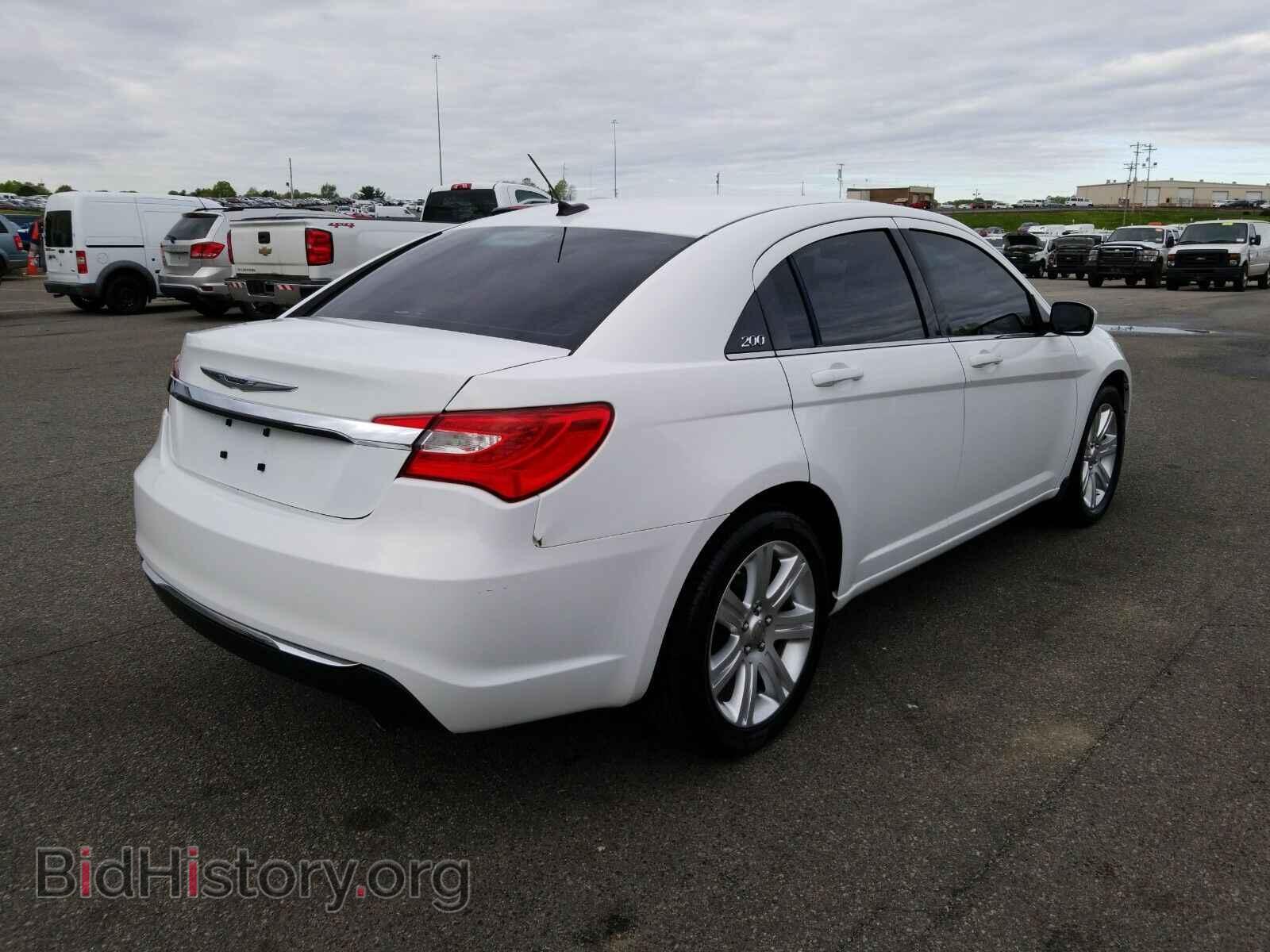 2011 Chrysler 200 - VIN: 1C3BC1FG1BN613524 - Фото 2