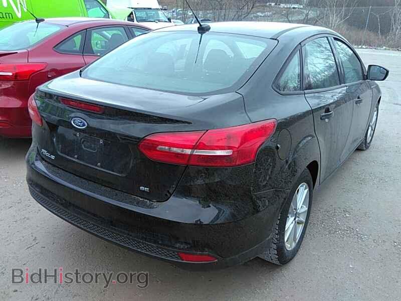 2017 Ford Focus - VIN: 1FADP3F2XHL339730 - Фото 2