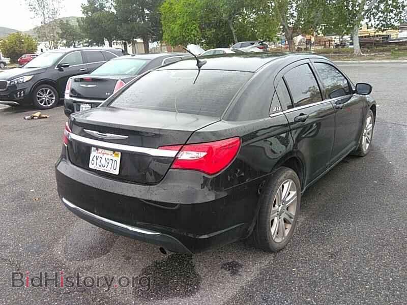 2013 Chrysler 200 - VIN: 1C3CCBAB3DN639907 - Фото 2