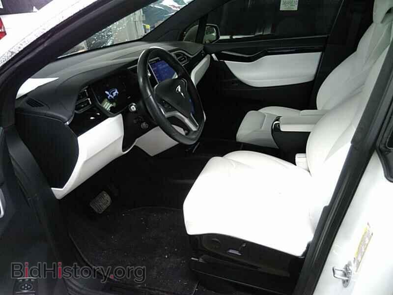 2017 Tesla Model X - VIN: 5YJXCBE28HF031408 - Фото 3