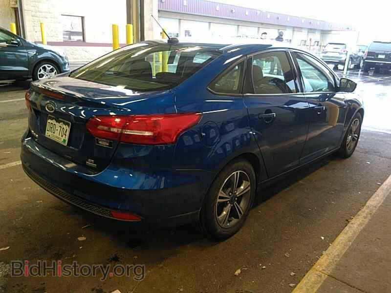 2018 Ford Focus - VIN: 1FADP3FE9JL236248 - Фото 2