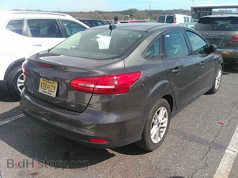 2018 Ford Focus - VIN: 1FADP3F29JL316025 - Фото 2