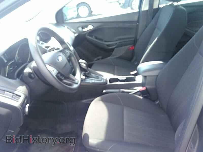 2018 Ford Focus - VIN: 1FADP3F29JL316025 - Фото 3