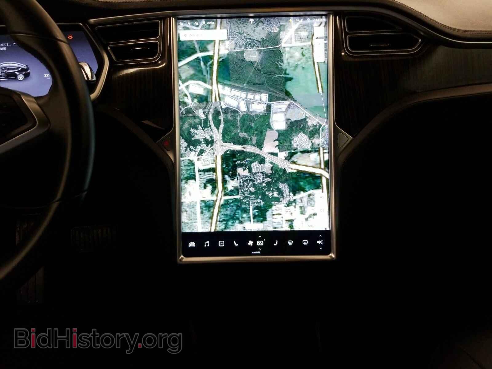 2013 Tesla Model S - VIN: 5YJSA1CN2DFP17493 - Photo 11