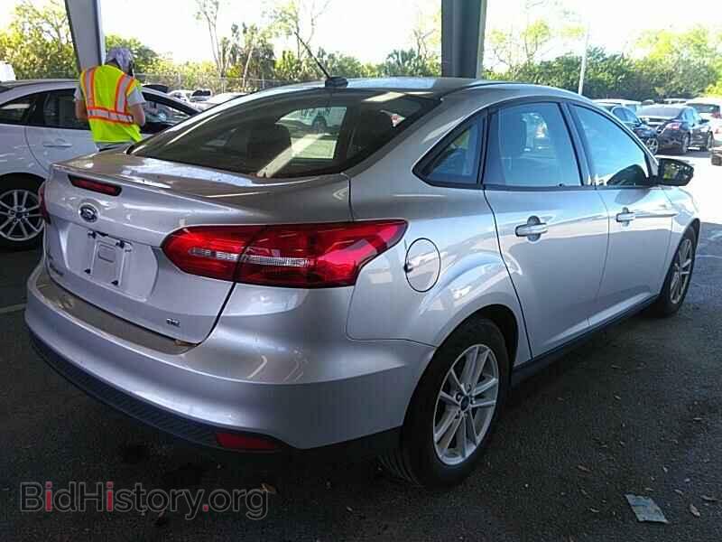 2017 Ford Focus - VIN: 1FADP3F24HL338329 - Фото 2