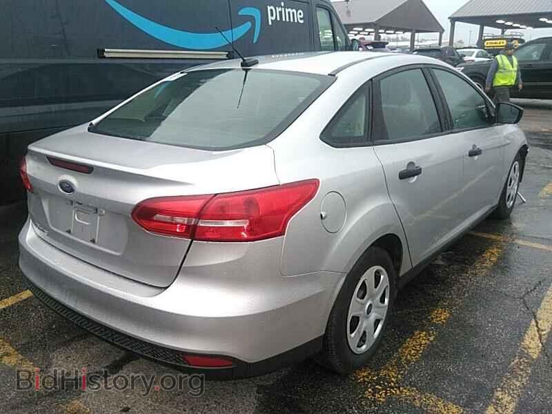 2017 Ford Focus - VIN: 1FADP3E21HL257256 - Фото 2