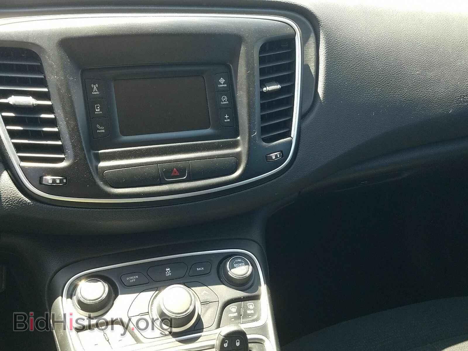 2016 Chrysler 200 - VIN: 1C3CCCAB6GN136981 - Фото 4
