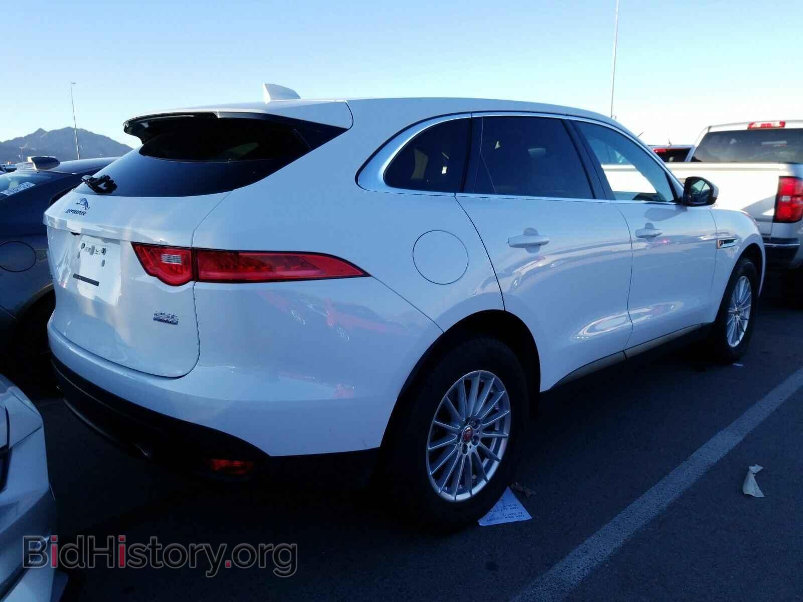 2019 Jaguar F-PACE - VIN: SADCS2FX0KA390364 - Фото 2