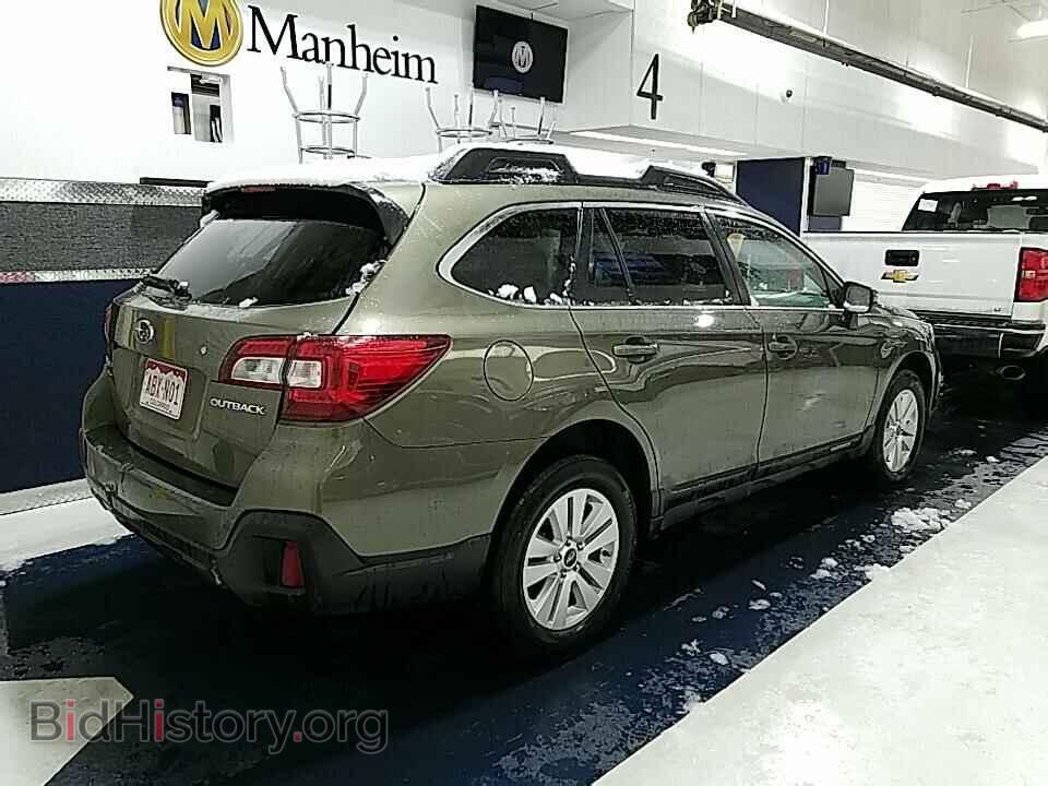 2019 Subaru Outback - VIN: 4S4BSAFC6K3360493 - Фото 2