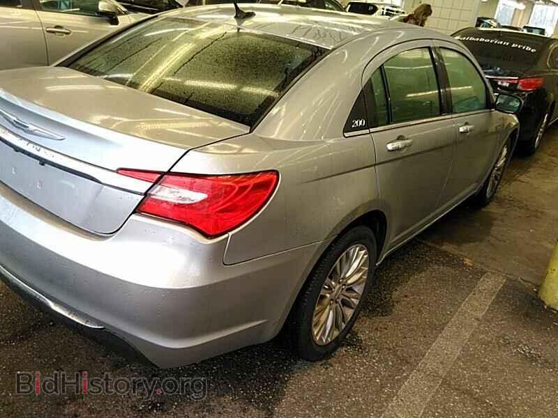 2013 Chrysler 200 - VIN: 1C3CCBCG2DN549768 - Фото 2
