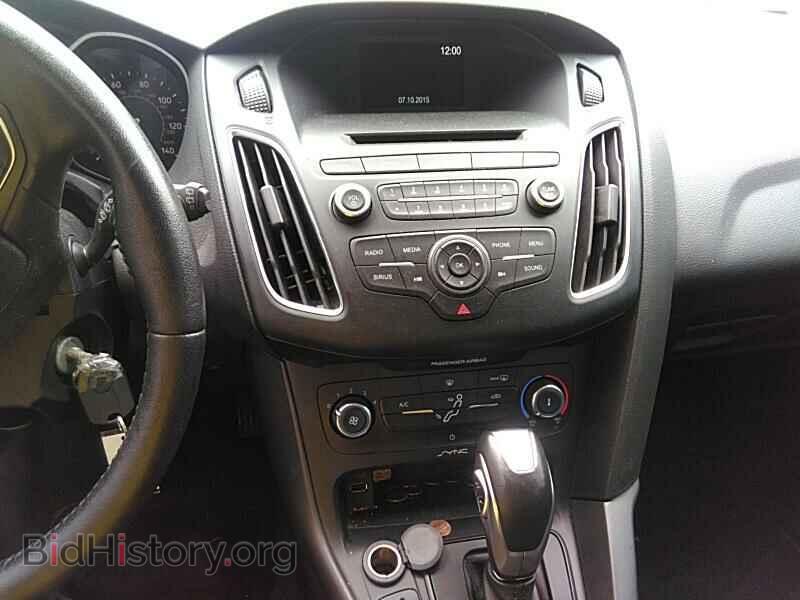2015 Ford Focus - VIN: 1FADP3K21FL360310 - Photo 4
