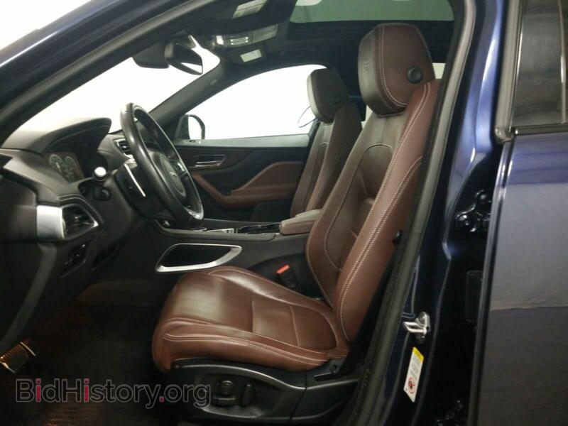 2017 Jaguar F-PACE (VIN SADCM2BV4HA093217) — фото 7 из 18