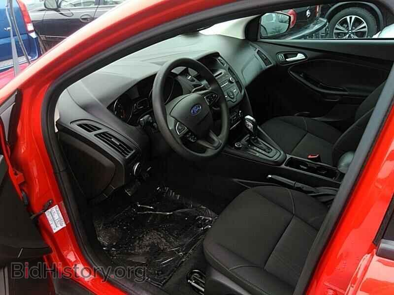 2016 Ford Focus - VIN: 1FADP3F29GL269880 - Photo 3