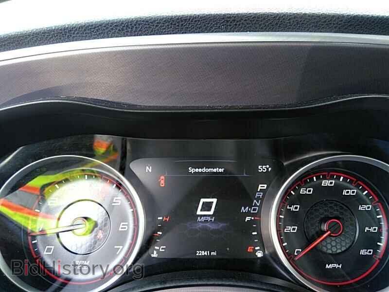 2019 Dodge Charger - VIN: 2C3CDXCT5KH633368 - Photo 5