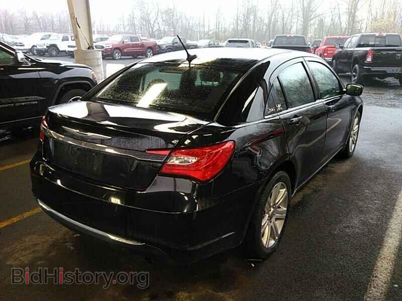 2013 Chrysler 200 - VIN: 1C3CCBBB4DN621219 - Фото 2