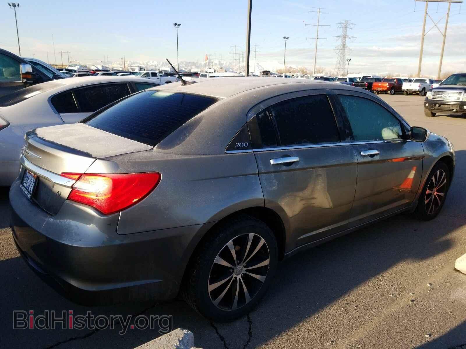 2011 Chrysler 200 - VIN: 1C3BC8FG7BN598276 - Фото 2