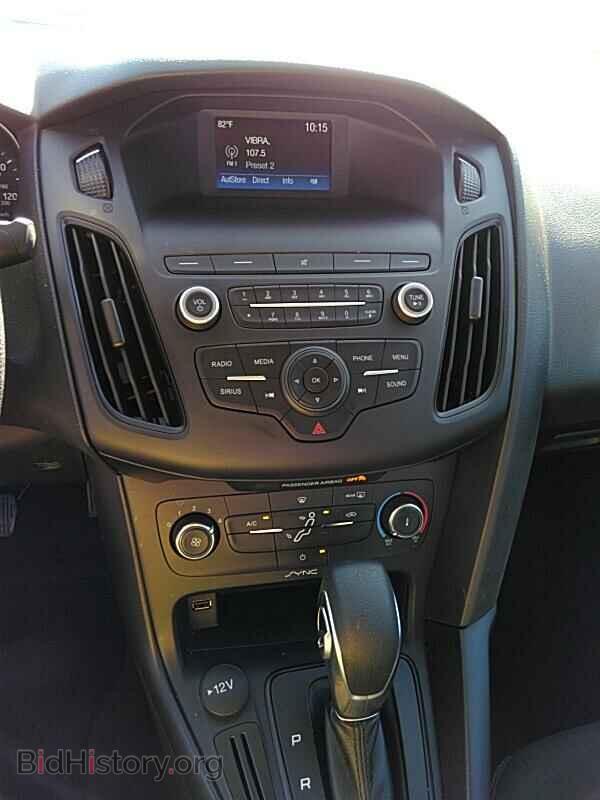 2018 Ford Focus - VIN: 1FADP3F25JL265834 - Фото 4