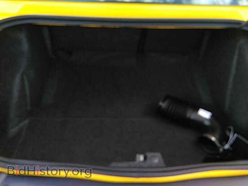 2017 Dodge Challenger - VIN: 2C3CDZBT1HH639819 - Фото 7