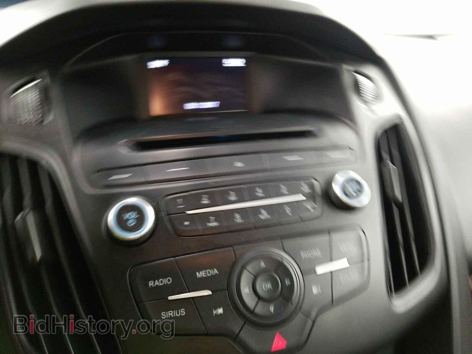 2017 Ford Focus - VIN: 1FADP3F28HL286672 - Фото 4