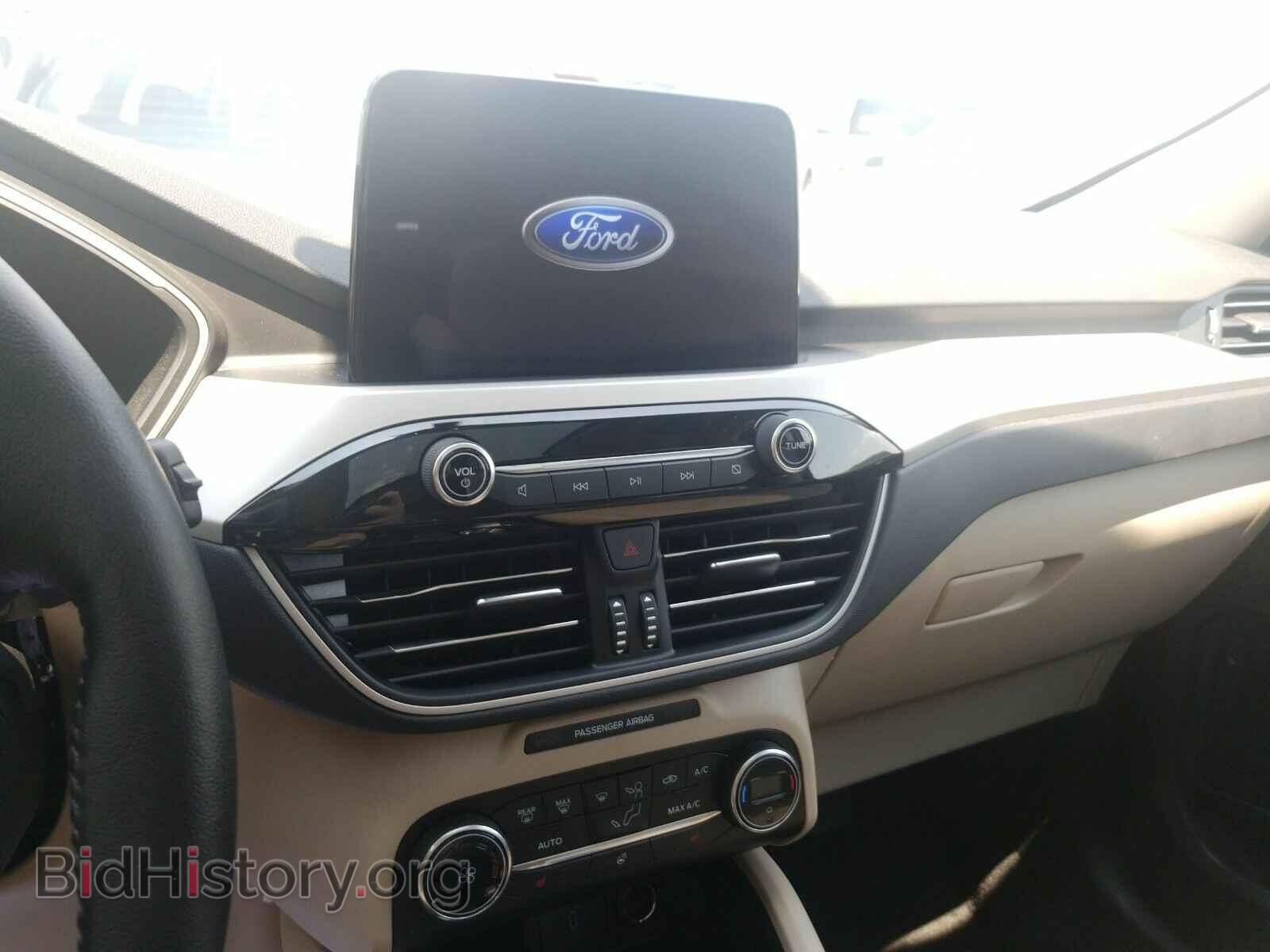 2020 Ford Escape - VIN: 1FMCU9H65LUA37245 - Photo 4