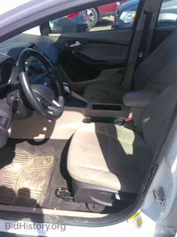 2015 Ford Focus - VIN: 1FADP3F27FL357454 - Фото 3
