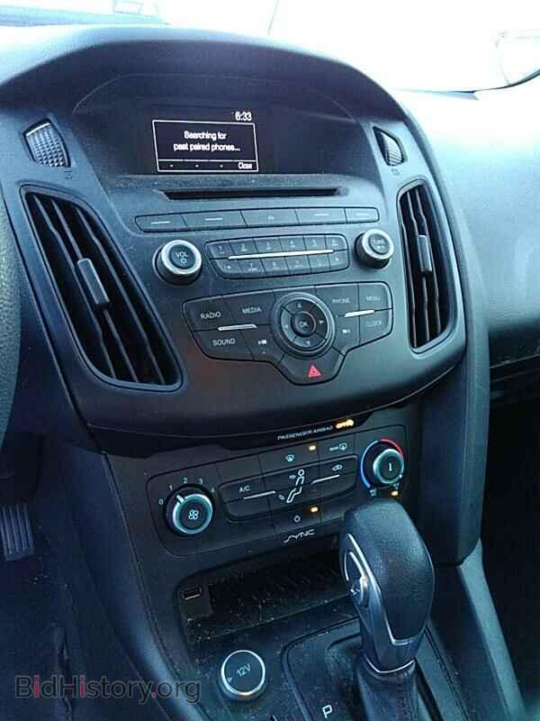 2015 Ford Focus - VIN: 1FADP3E20FL350539 - Photo 4