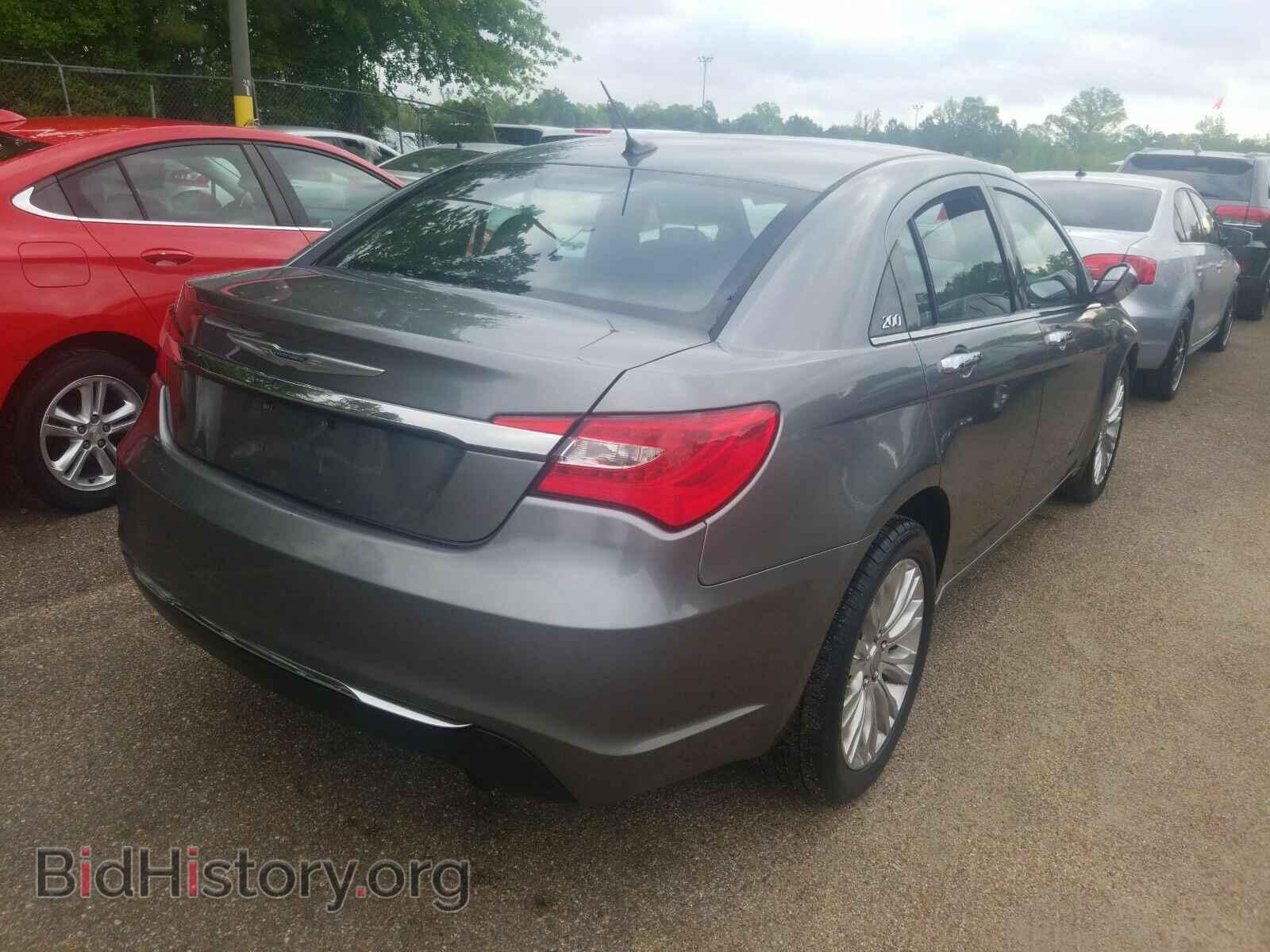 2012 Chrysler 200 - VIN: 1C3CCBCBXCN107310 - Фото 2
