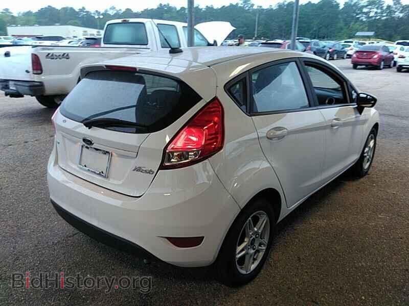2018 Ford Fiesta - VIN: 3FADP4EJ3JM103570 - Фото 2