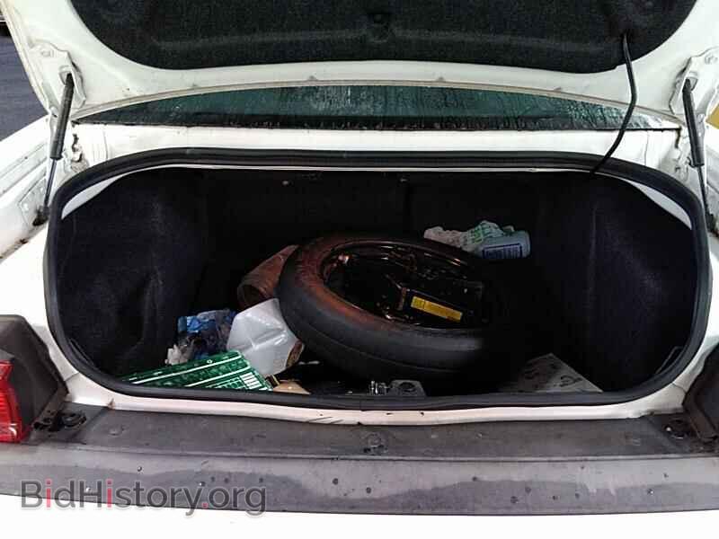 2013 Dodge Challenger - VIN: 2C3CDYAG4DH676100 - Photo 7