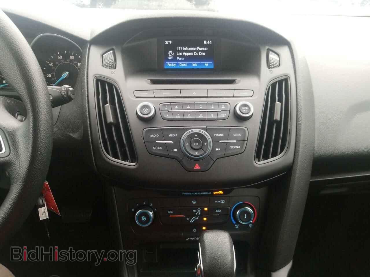 2017 Ford Focus - VIN: 1FADP3K20HL201216 - Фото 4