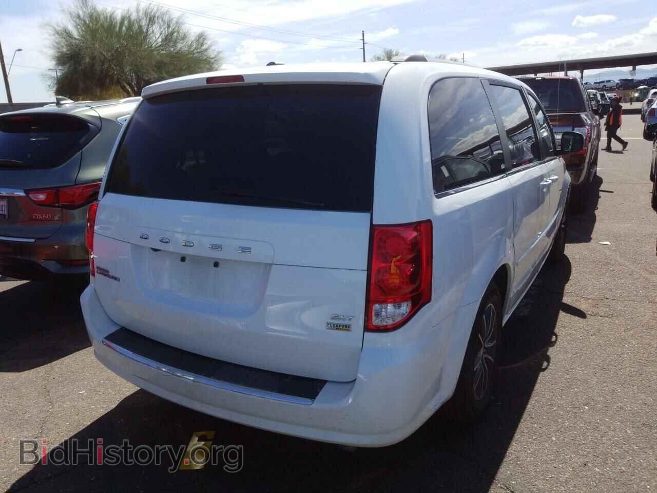 2017 Dodge Grand Caravan - VIN: 2C4RDGCG8HR866026 - Фото 2
